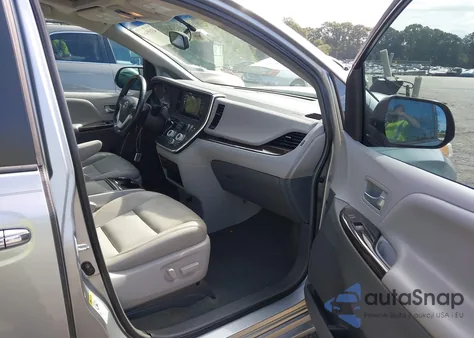 2016 Toyota Sienna Xle 8 Passenger z USA, uszkodzony, nr VIN 5TDYK3DC6GS725712